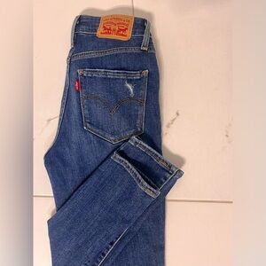 “LEVI’S” Levi’s high rise skinny jeans (size “S” Women’s)